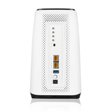 Carregar imagem no visualizador da galeria, ZyXEL FWA510 Nebula 5G NR Roteador interno 2xRJ45 2.5G 1xUSB 3.0 4 portas TS9 para antena externa